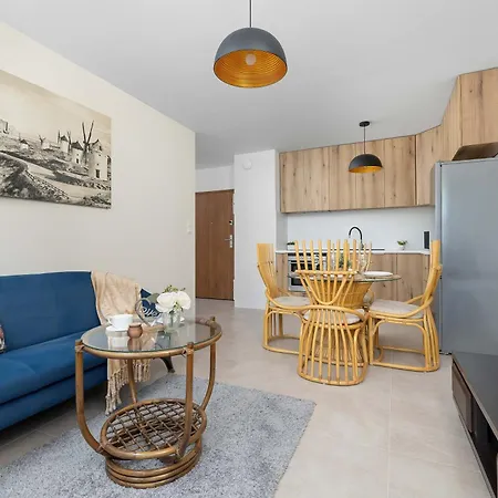 Apartament Przestronny Z Miejscem Parkingowym W Katowicach By Renters