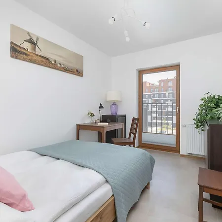 Przestronny Z Miejscem Parkingowym W Katowicach By Renters Apartament *
