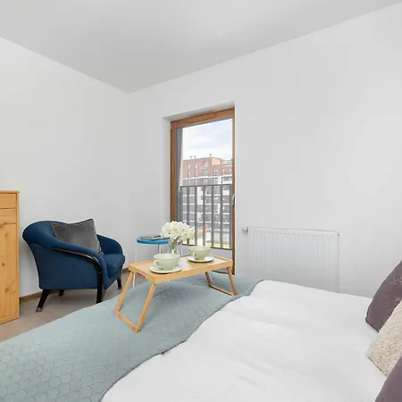Apartament Przestronny Z Miejscem Parkingowym W Katowicach By Renters